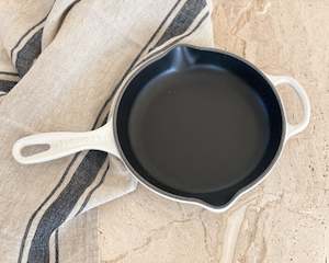 Le Creuset | Round Skillet | Meringue | 26cm