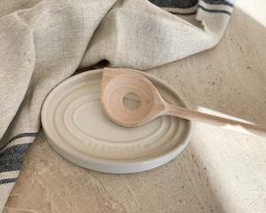 Le Creuset | Oval Spoon Rest | Meringue