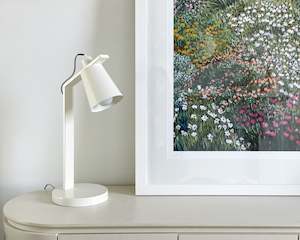 Axel Desk Lamp | Ivory