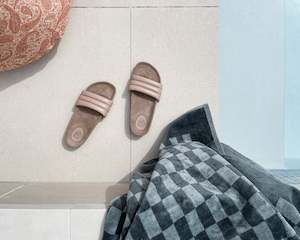 Ornament Mumi Slides | Nude