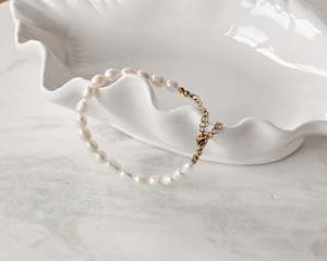 Parfum Jewellery: Saint Sebastian | Pearl Bracelet