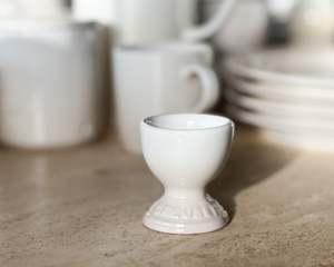 Table: Le Creuset | Egg Cup | Meringue