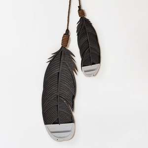 Frontpage: Huia Feather