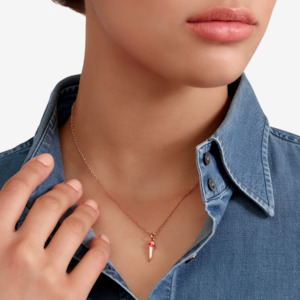 Dodo Nature: Dodo Horn Charm in 9k Rose Gold with Red Enamel