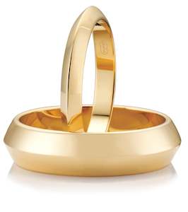 French Curve Wedding Ring