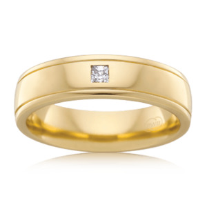 Men's Yellow Gold Wedding Ring with Center Princess Cut Diamond