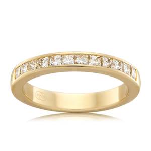 Women's Medium Yellow Gold Princess Cut Diamond Wedding Ring