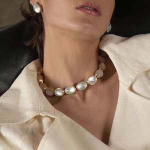 Diamond Necklaces: Nanis Dolcevita Muse Beaded Choker Necklace in Gold with Mother-of-Pearl (Medium)
