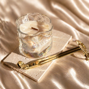 Accessories: wick trimmer