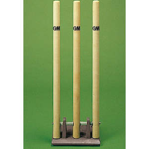 Gunn & Moore Deluxe Springback Set Wooden Cricket Stumps