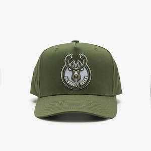 Mitchell & Ness Milwaukee Bucks Core Sport Cap - Olive