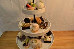 Individual Desserts 1: Box of Petite Four (14 pcs)