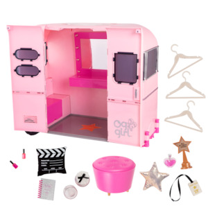 Dollhouses Playsets: Pink Suite Star Trailer