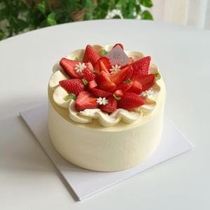 Strawberry Cake – Ours Cake Studio