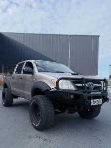 Frontpage: Toyota Hilux 2005-2011 Bull Bar | Loop