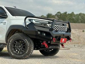 Toyota Hilux Travo 2026 Bull Bar | Loopless