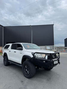 Toyota Hilux: Toyota Hilux 2015 - 2020 Bull Bar | Loop