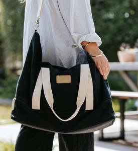 Accessories: Moana Rd Lake Tarawera Overnighter Bag