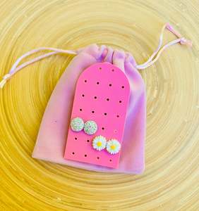 Accessory storage - Travel board with pouch