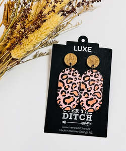 Luxe Range 1: LUXE - Urenui