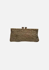 Handbags Clutches And Purses: In Her Clutches
