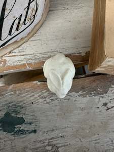 Sitting bunny resin knob to paint