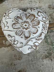 Wall heart White washed floral