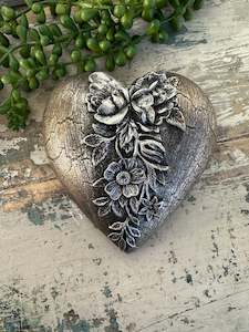 Home Gifts: Wall heart Silver Filigree Middle and crackle