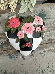 Home Gifts: Wall heart Checked Floral