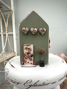 Handmade Houses Green series hearts & topiary