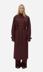 Camilla Marc: Dia Trench Coat | Burgundy