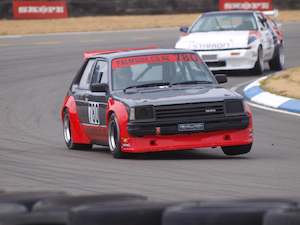 Windscreens: Toyota Starlet RWD heated front screen