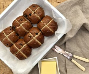 Products: “Ready To Eat” Hot Cross Buns - 6 Grands - Paneton Bakery