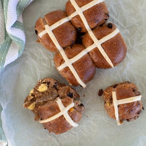 Products: Hot X Bun box of 30 - Paneton Bakery