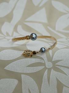 ILOA PEARL BANGLE