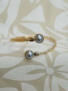 OLOA PEARL BANGLE