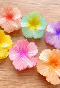 Island Sei Hair Clips: AUTE HIBISCUS HAIR CLIP