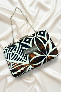 Bags Clutches Wallets: PANIKEKE LOSA CLUTCH BAG