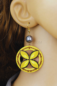 LINA TAPA PEARL HOOPS