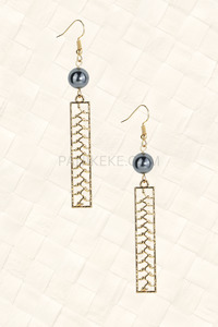 Panikeke Jewellery: HALIFA PEARL DANGLES