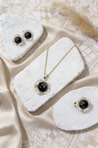 VOLOHE TAHITIAN 18K GOLD PEARL JEWELLERY SET