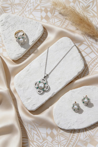 SOLOHE TAHITIAN 18K SILVER PEARL JEWELLERY SET