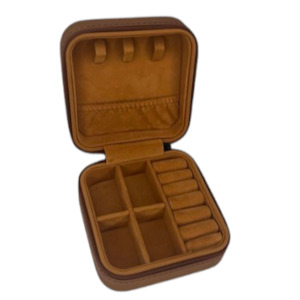 Mister Minit: Faux Leather Jewellery Box