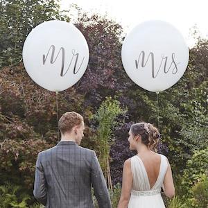 Large: Mr & Mrs Balloons - 60cm Round