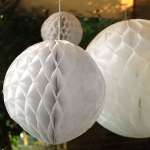 Honeycomb Ball White 20cm