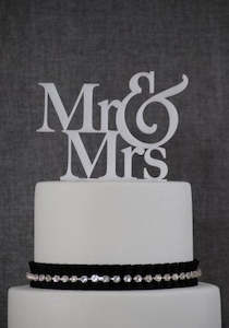 Wedding Cake Topper "Mr & Mrs" - White