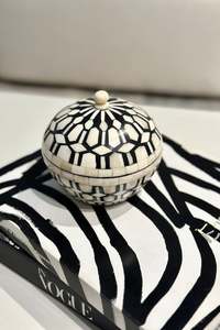 Home Decor: Lakalol Round Inlay Box - Black and White
