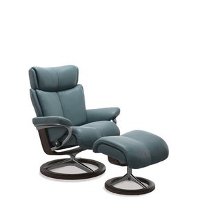 Stressless: Stressless Magic Leather Recliner - Signature Base (Paloma)