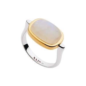 Najo: Fleur Rainbow Moonstone Ring