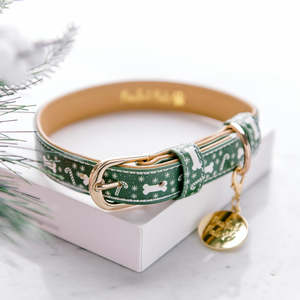 Dog Collars: Deck the Paws - Green Sweater Dog Collar (OLD SIZES)